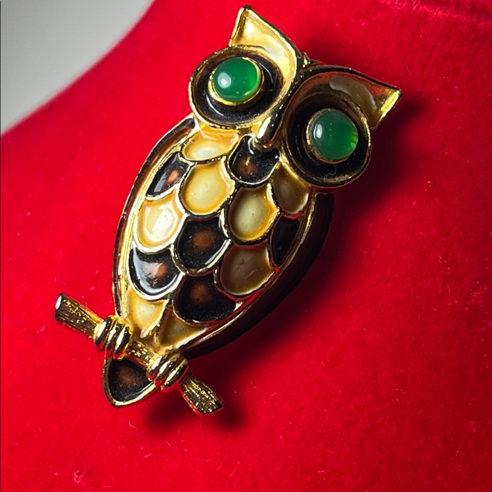 Owl Vintage Brooch by Kramer. Enamel with bright Green Rhinestone Eyes.